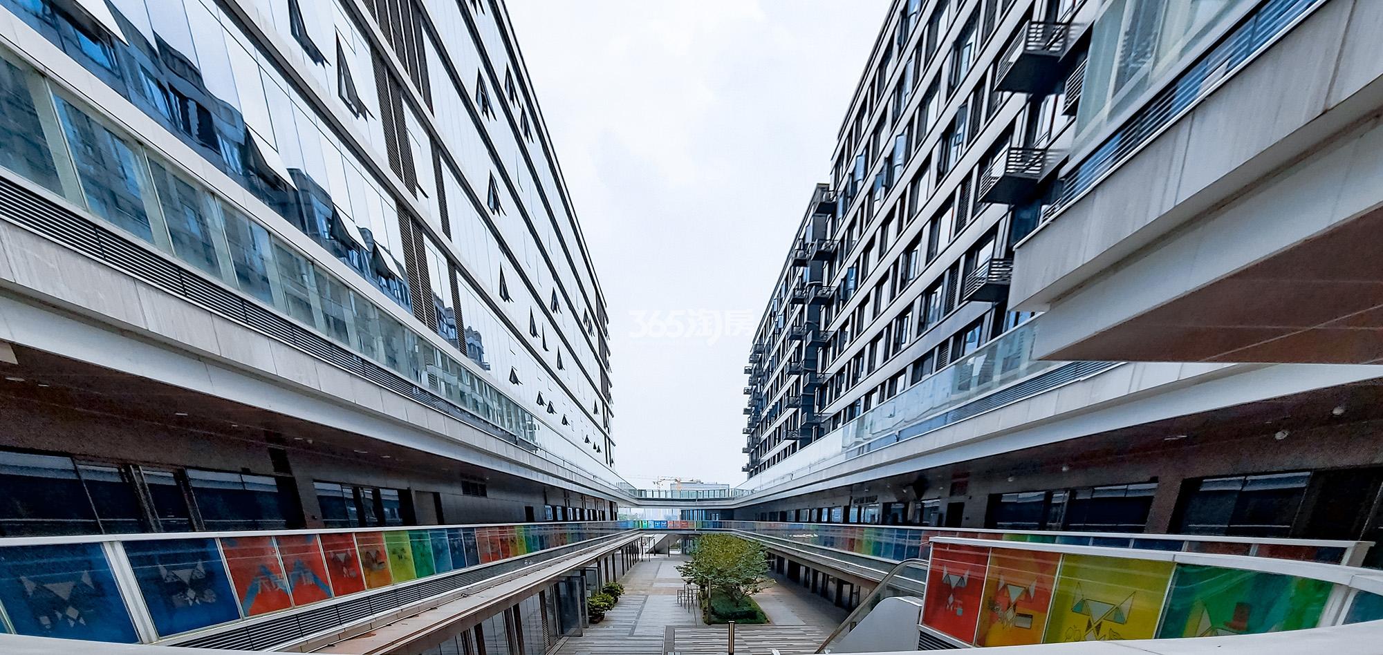 富力天贸广场实景图
