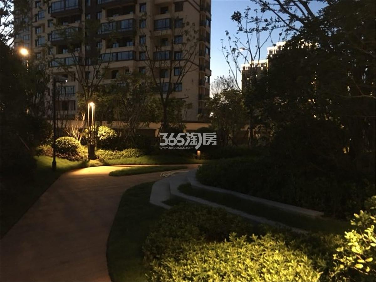 龙湖春江郦城小区内部夜景(8.17)_南京龙湖春江郦城_南京新房网_365淘房