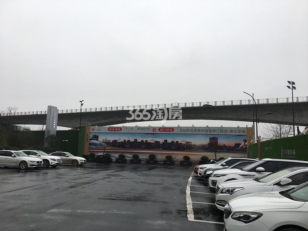 蔚宸悦城对面轻轨实景图（2019.02）