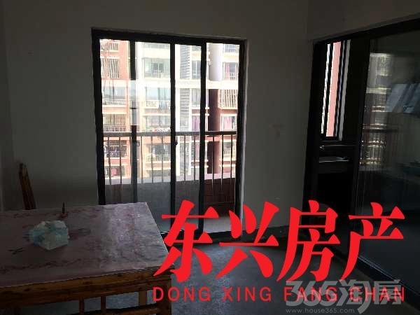 东兴房产承诺:东兴房产承诺: 发布所有房源绝对真实存在!每一笔交易我们都要把控风险!让您放心! 投诉电话:0553-4812123 购房优惠新政策: 好消息!好消息! 现在不管您名下多少套房子,只要无贷款都可以按7成贷款了! 喜欢此套房请电联东兴房产陶绍勇:17730326348 最新贷款利率政策:公积金贷款利率3.