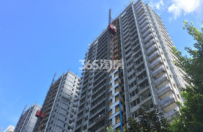 龙湖天璞施工实景图 2018年7月摄