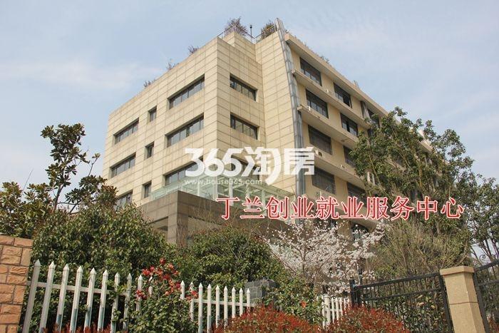 广大融城印象周边配套——丁兰创业就业服务中心实景图 2016年3月摄