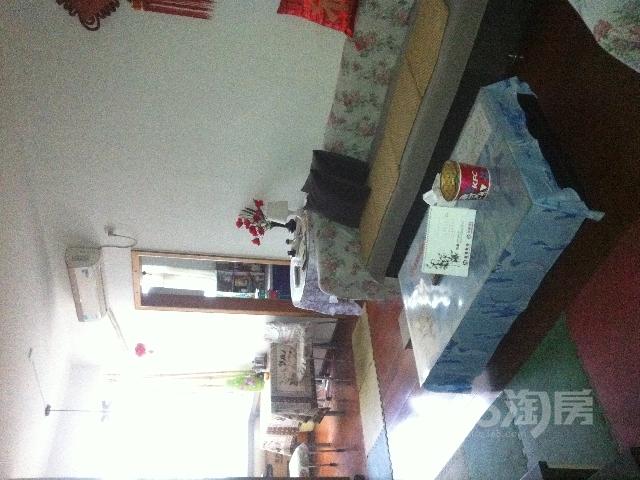 邻地铁纬一街站,单位家属院,没有物业管理费_