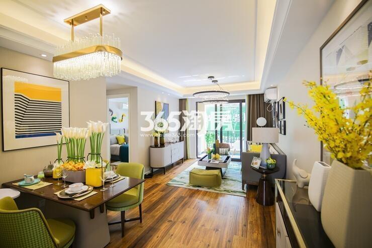旭辉东方悦府G2户型89方样板房——餐客厅