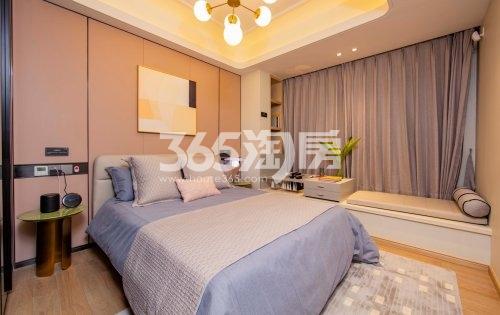 美的·云筑96㎡主卧样板间图