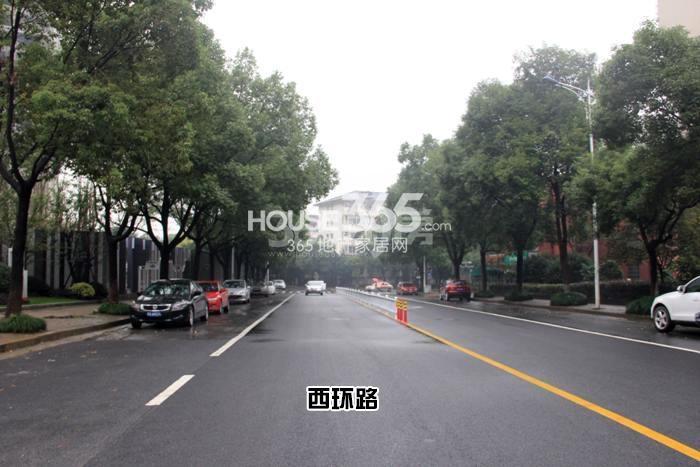 2015年11月世茂之西湖项目周边道路