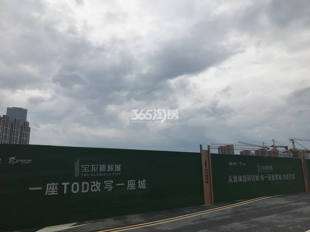 蔚宸悦城工地围挡（2018.8）