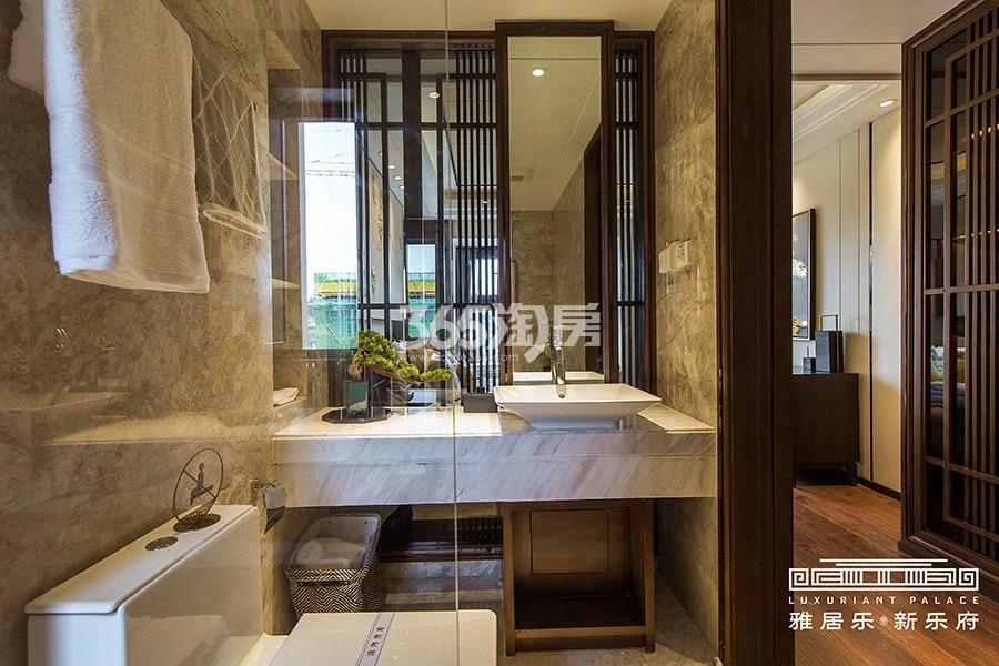 雅居乐新乐府130㎡C户型卫浴客厅样板间图