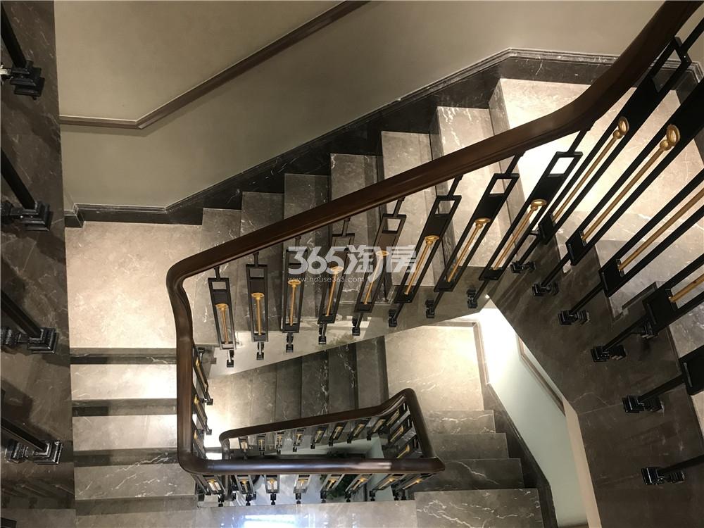 悦东方臻园211方样板房——楼梯