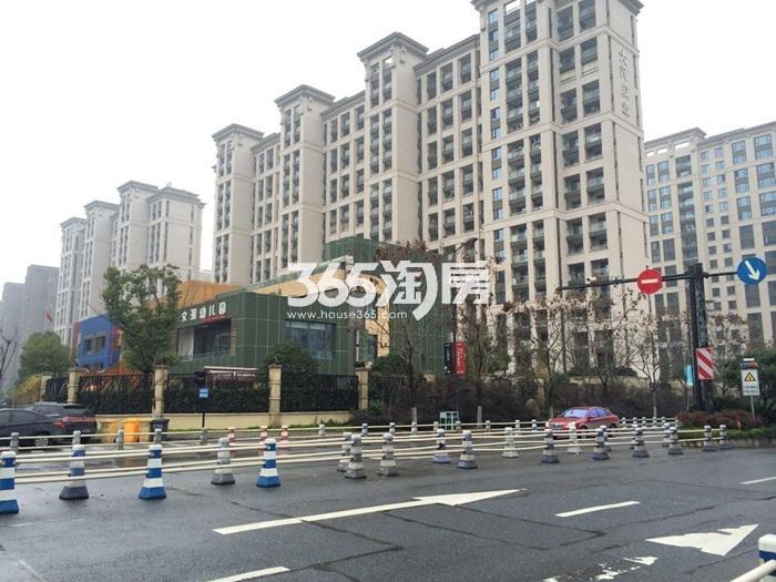 2015年12月绿城江南里项目周边文澜幼儿园