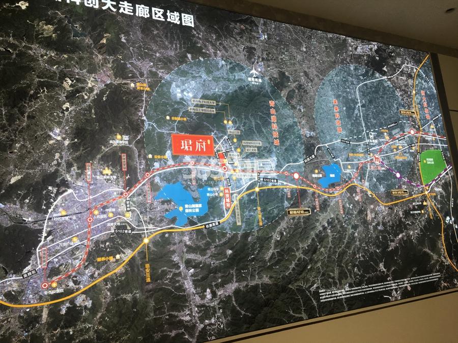 中天珺府区域沙盘图 2017年10月摄