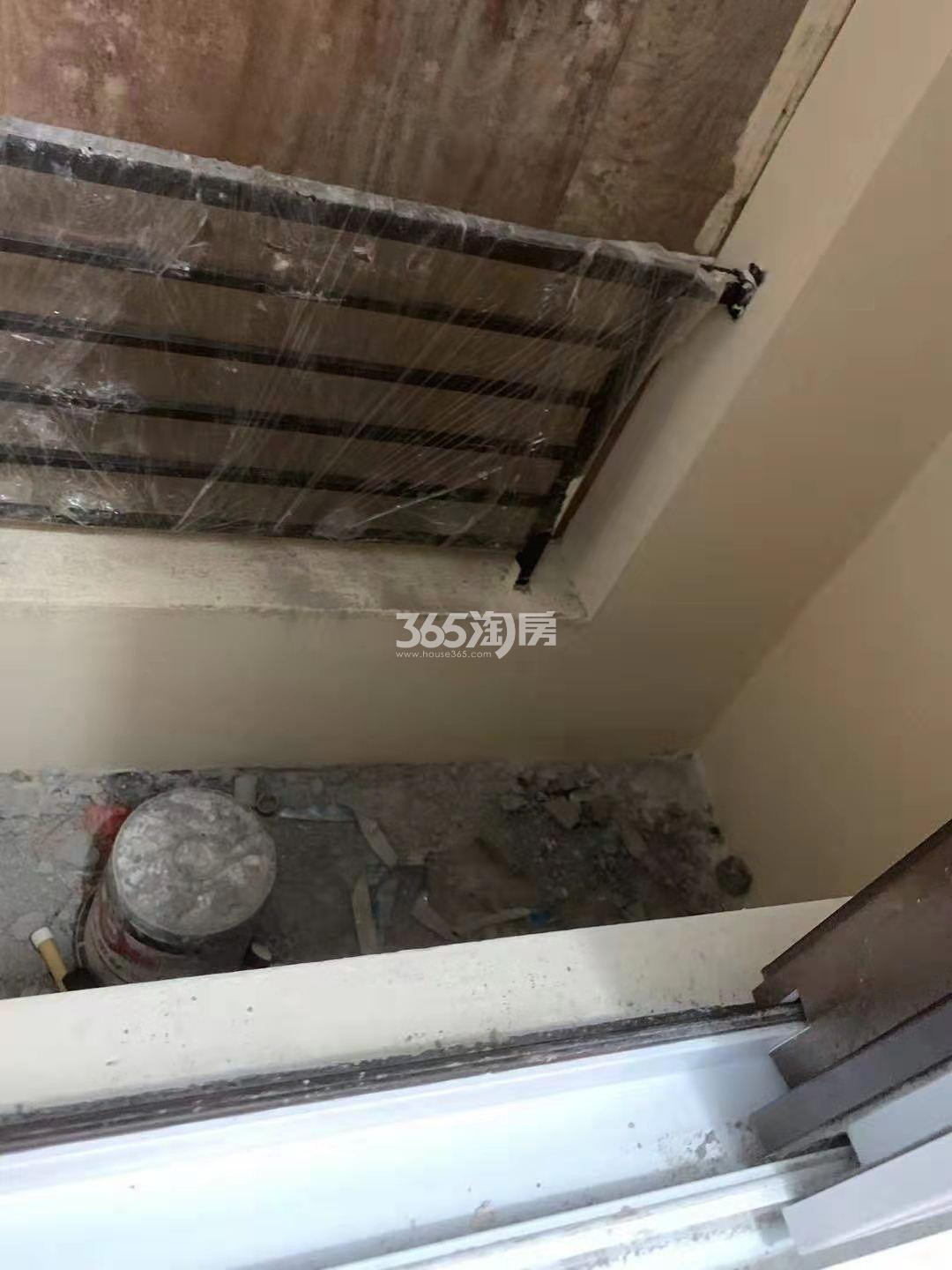 德信大江壹号住宅105方样板房——设备阳台