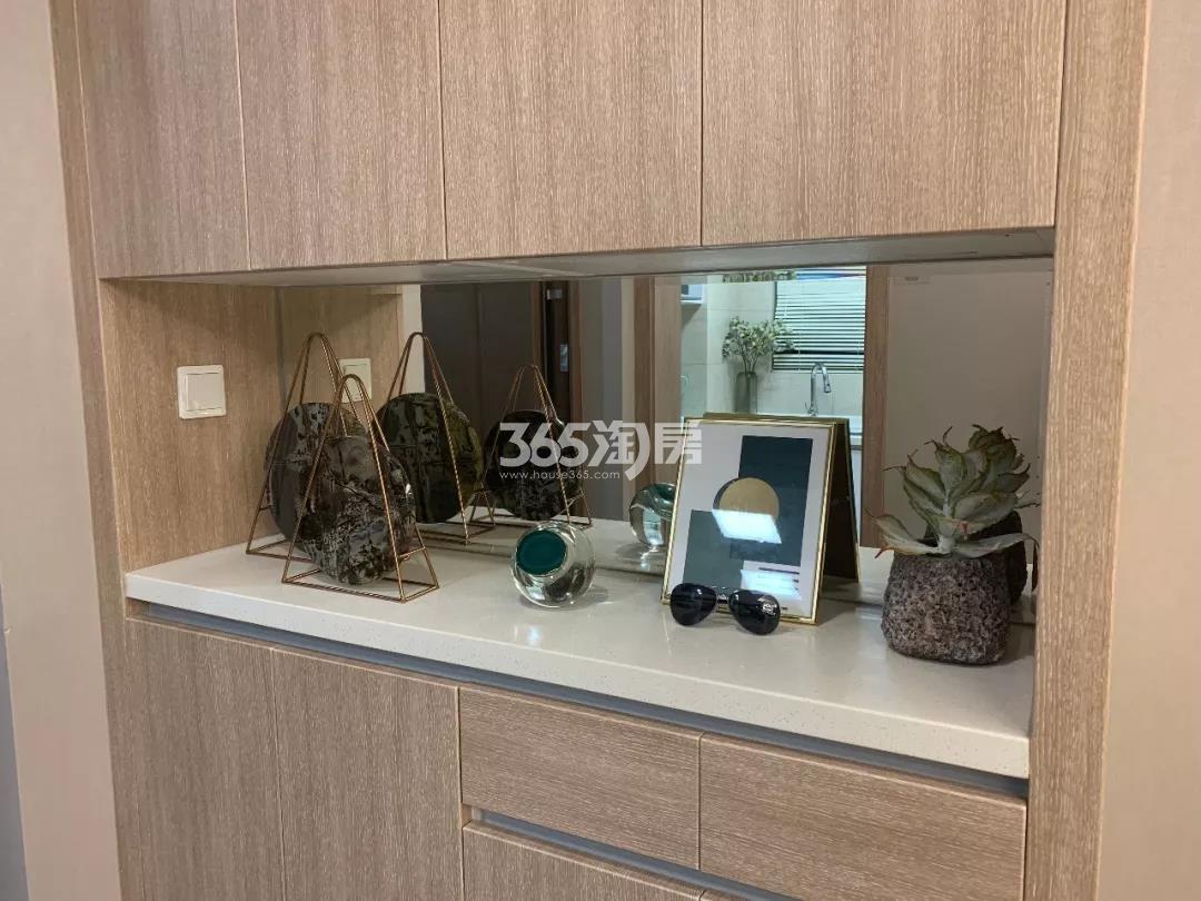 东原旭辉璞阅高层B户型120方样板房——入户玄关
