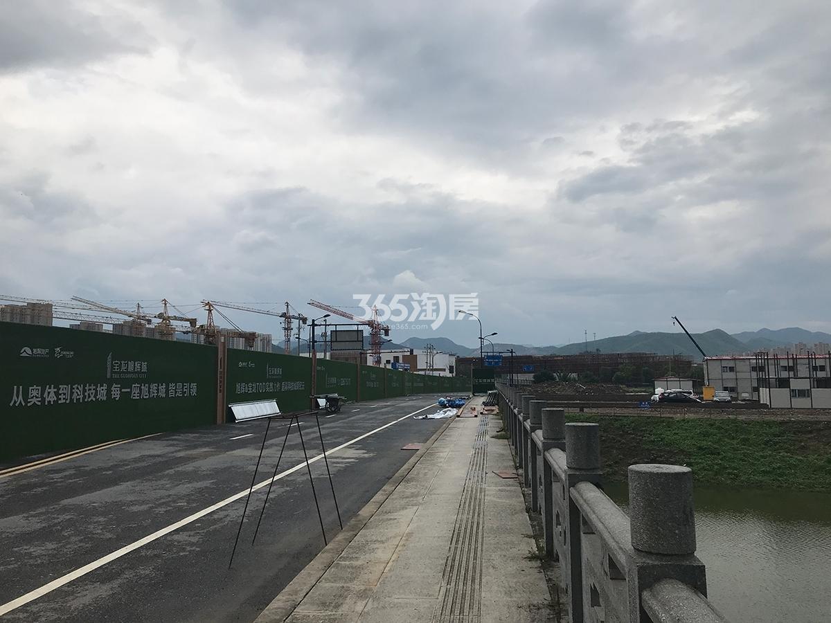 蔚宸悦城工地围挡（2018.8）