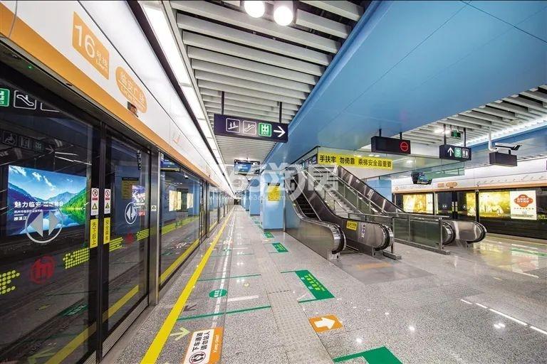 临安广场站实景图（2020.03）