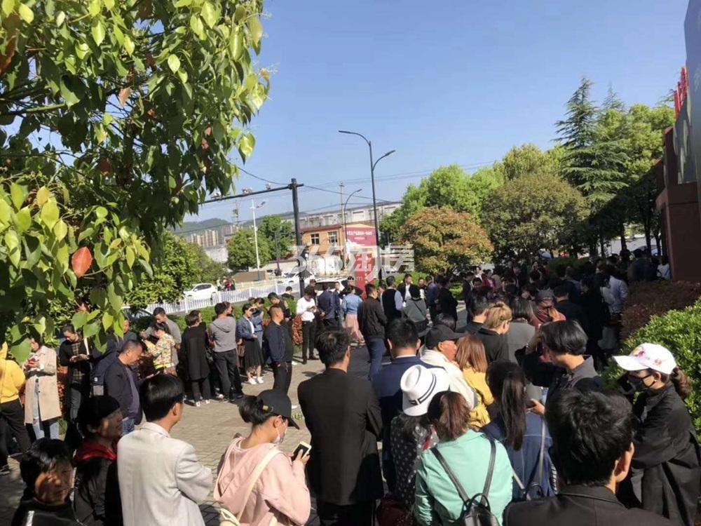 2018.4.10玲珑郡认购现场