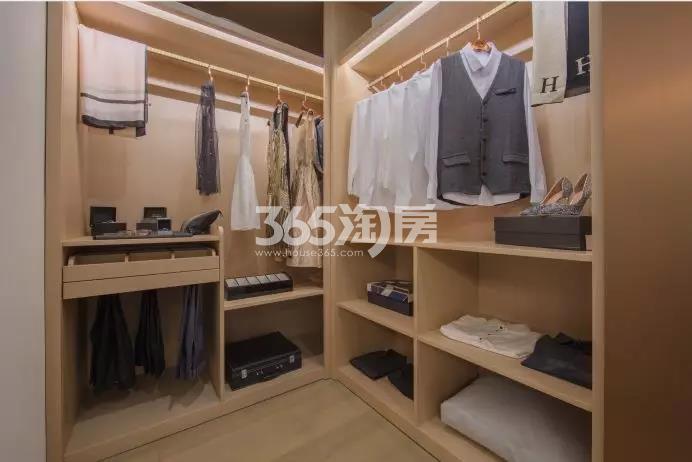 佳兆业和光雅院低密度多层117㎡样板间-衣帽间