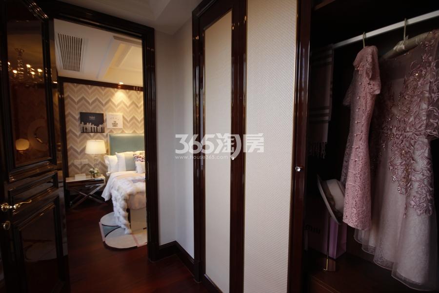 滨江春盛大江名筑A户型排屋250方样板房——衣帽间