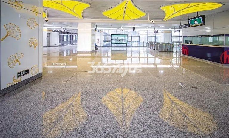 青山湖科技城站实景图（2020.03）