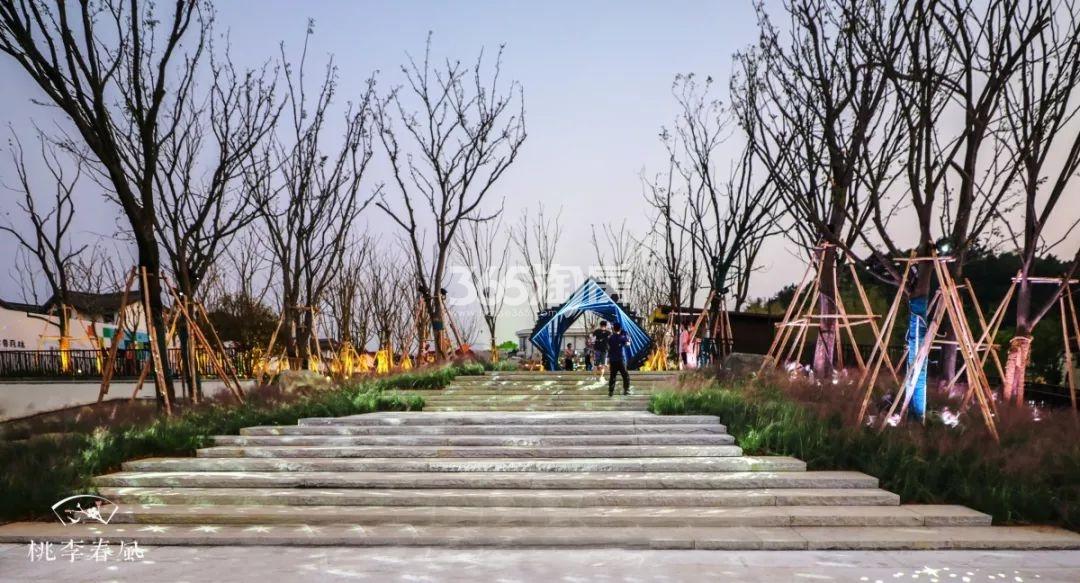 青云山居青云山居桃李春风实景图