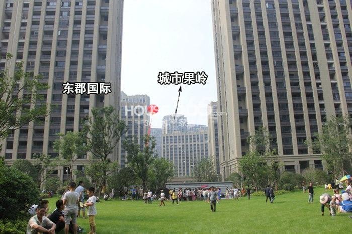 宋都东郡国际二期北面保利城市果岭实景图 2015.6摄