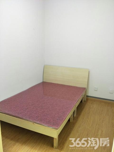 【摄山星城晶都名苑2室1厅1卫70㎡整租精装_