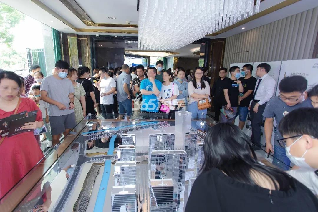 2020.7.12融耀之城样板房开放当天沙盘区