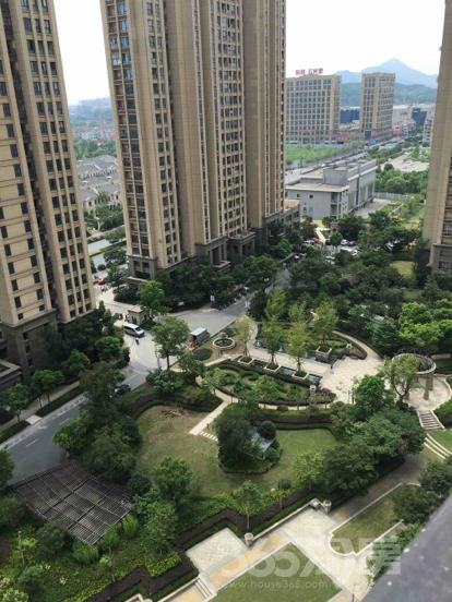 金都夏宫3室2厅2卫135平米整租中装