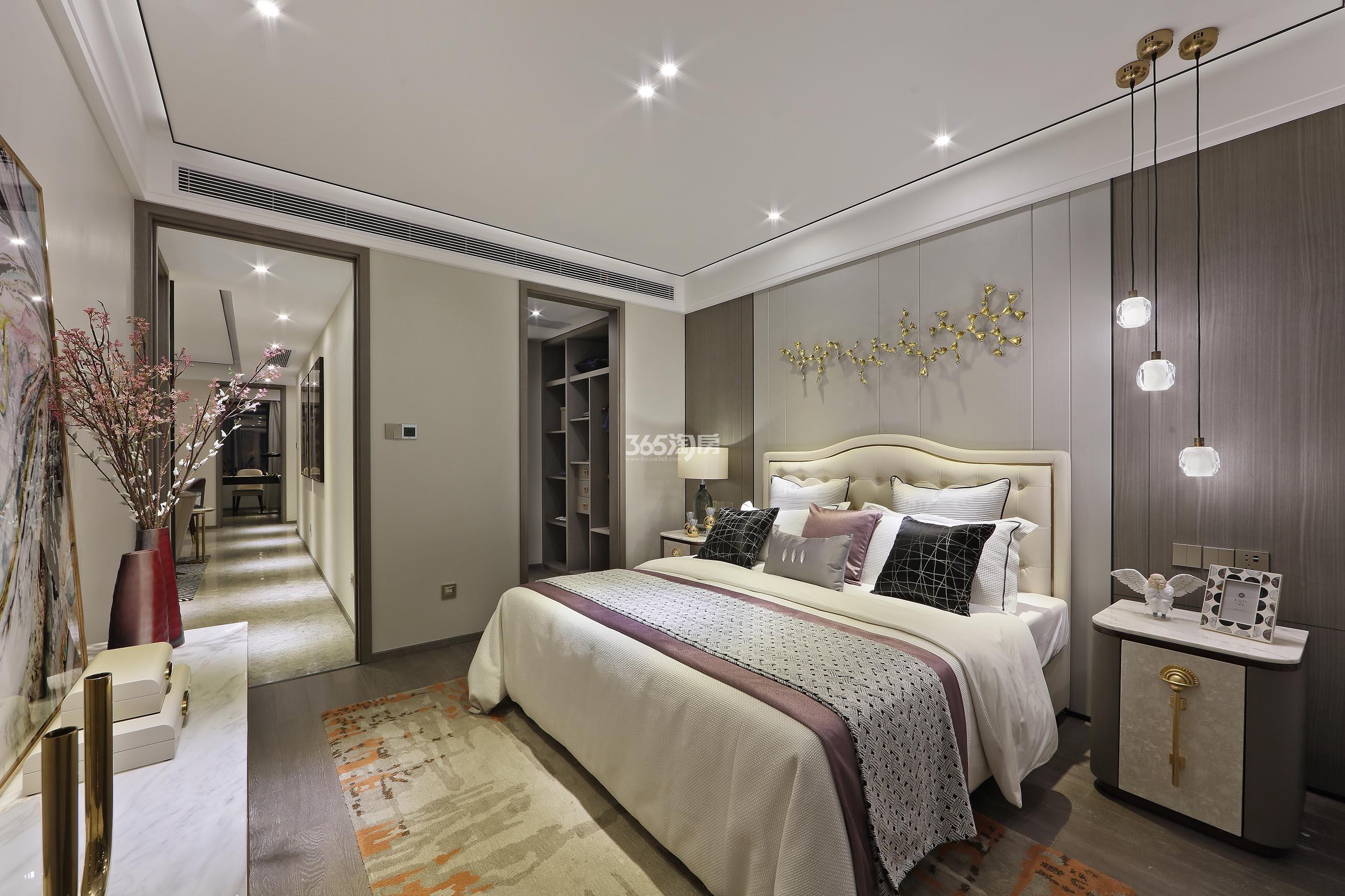 越秀湖山悦128㎡样板房—主卧(装修建议仅供参考)