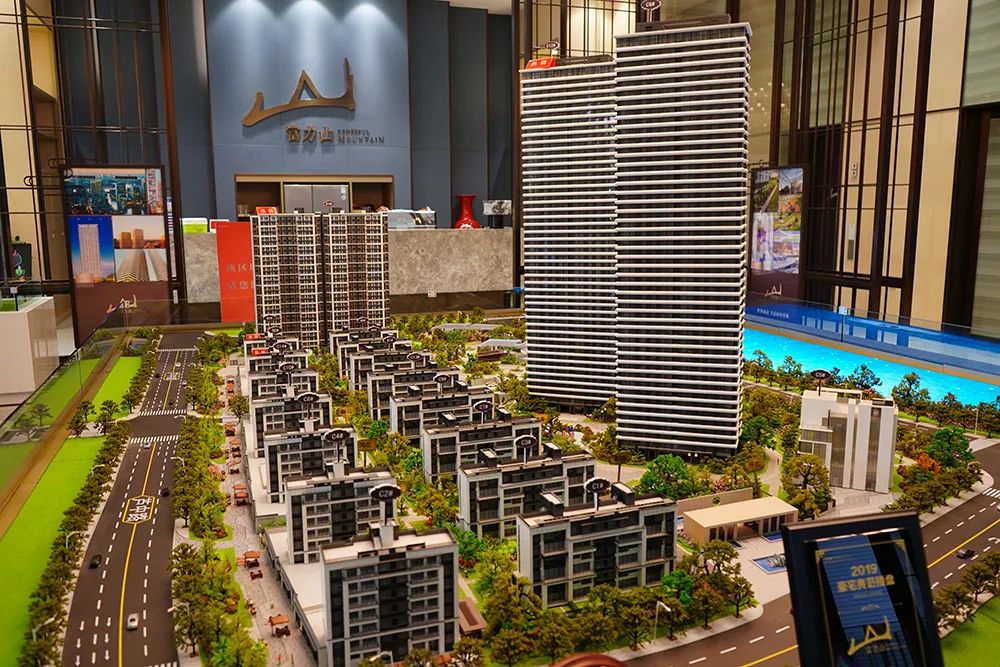 小区人车分流,有高层,大平层和叠墅,面积段约102-185㎡1, 富力山轮贩