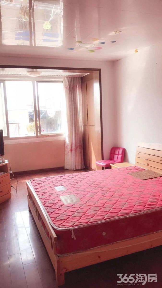 珠江路雄狮国际大厦文德里小区精装卧室出租